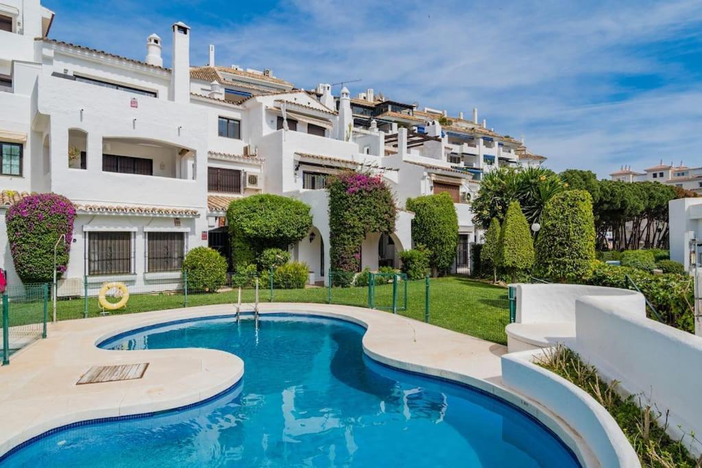 Marina Puerto Banus By Hostlovers
